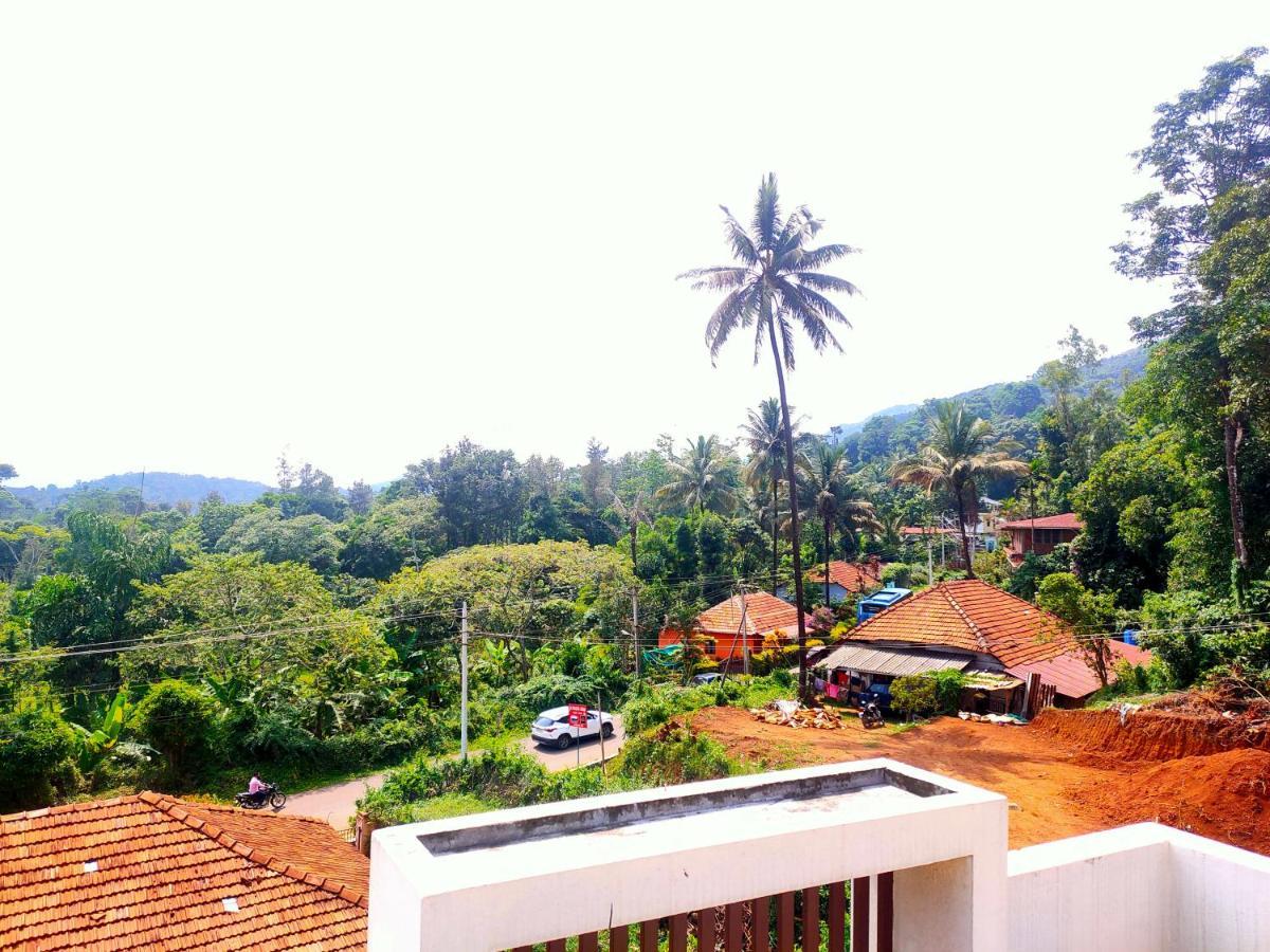 Appartamento Empra Exotica Madikeri Esterno foto